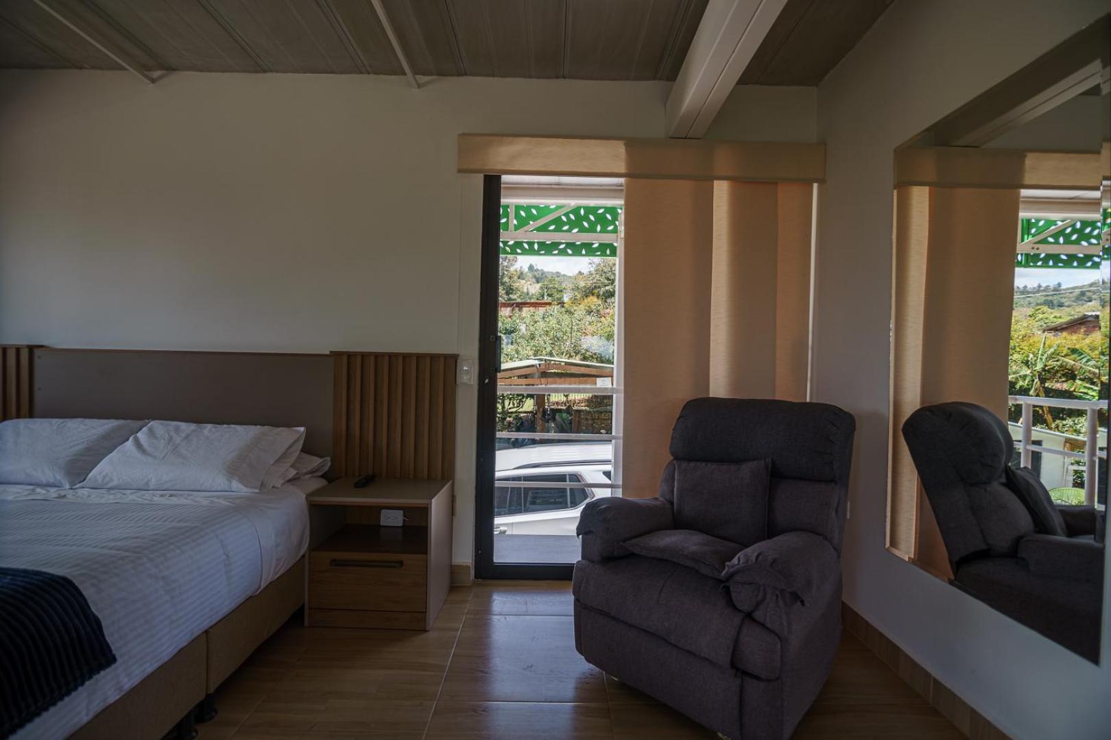 12 Palmas- Aeropuerto Jmc Bed and breakfast 3*